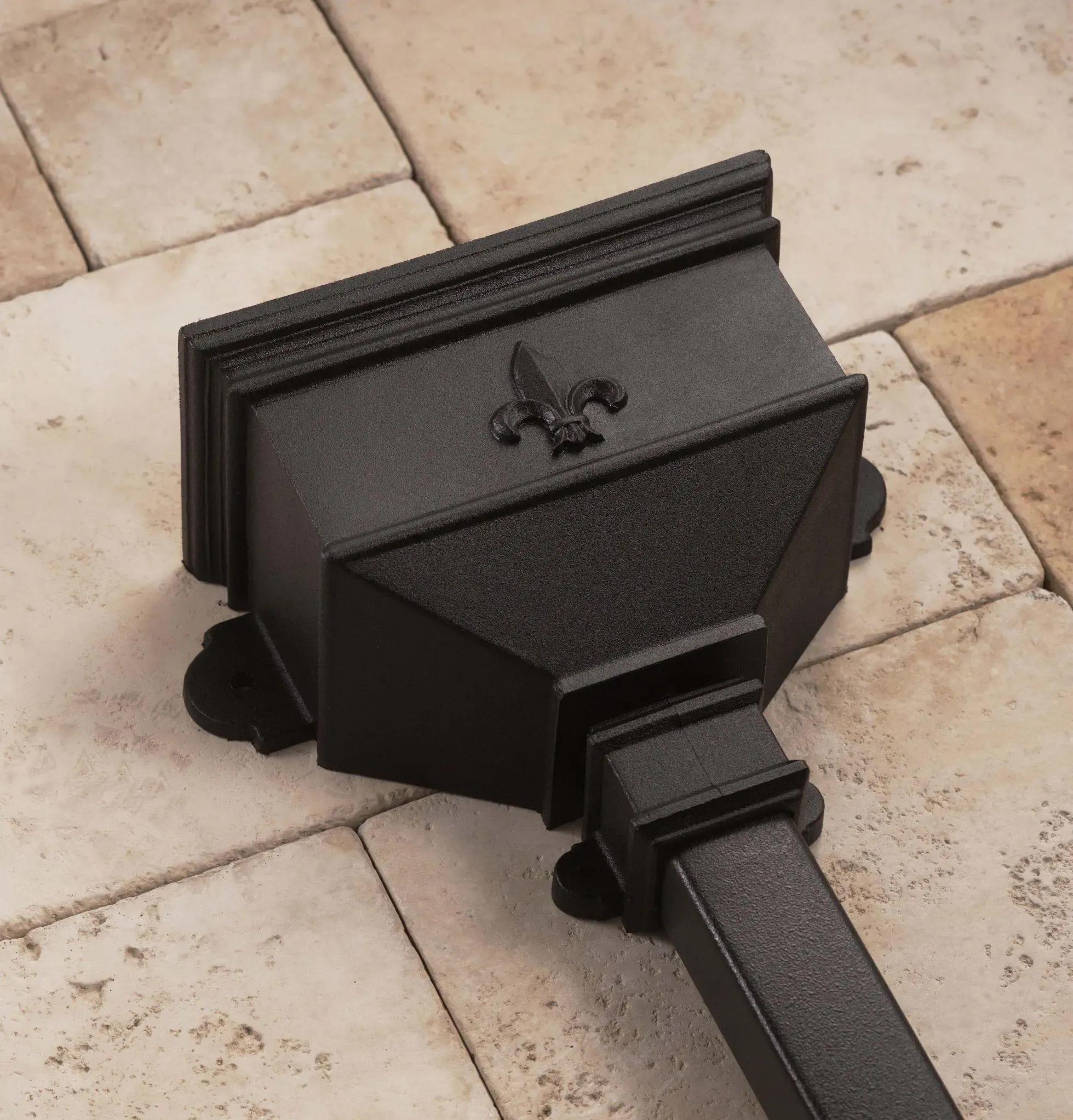 Small Hopper with Fleur De Lys